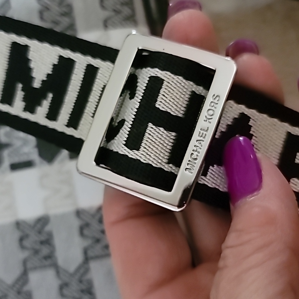 Michael Kors Crossbody - Picture 3 of 12